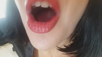 Αγάπη μου, η μητριά σου δεν θα σε αφήσει να πας στο σχολείο σήμερα... Σε χρειάζομαι πάρα πολύ...