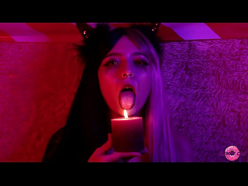 ❤️ Μια παθιασμένη πίπα από ένα σέξι Succubus με ένα σπέρμα στο στόμα της. ❤ Γαμημένο βίντεο ️